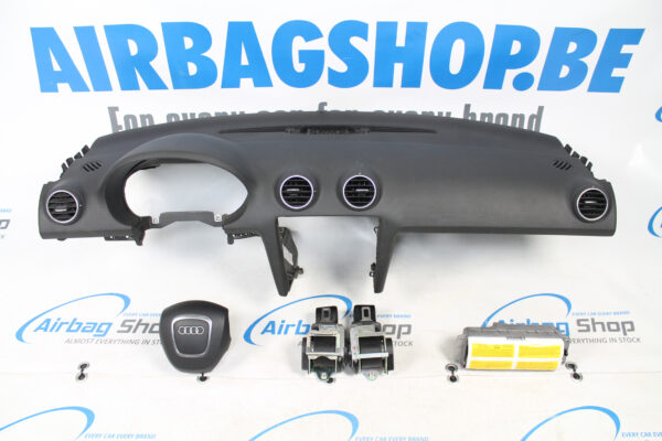Airbag kit - Tableau de bord noir 4 branche Audi A3 8P (2005-2012)