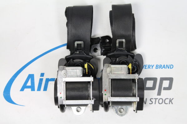 2 x Belts Volkswagen Golf 5 - Golf 6 Plus (2004-2014)