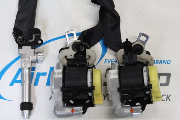 2 x Ceintures + 1 x prétensionneur  Mazda 3 (2009-2013)