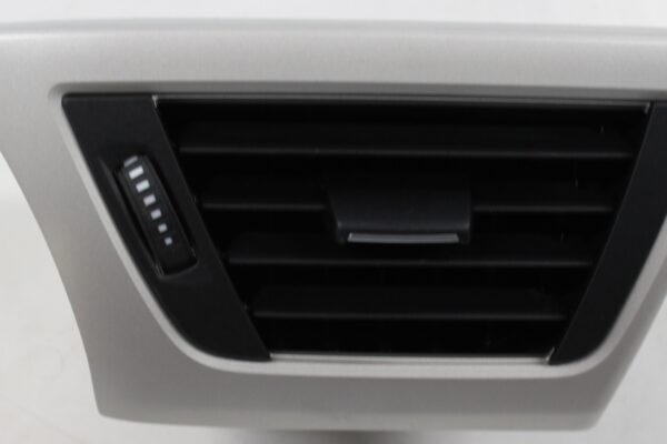 Grille de ventilation droite argent BMW F30 F31 F34 F80 3 serie (2011-2019)
