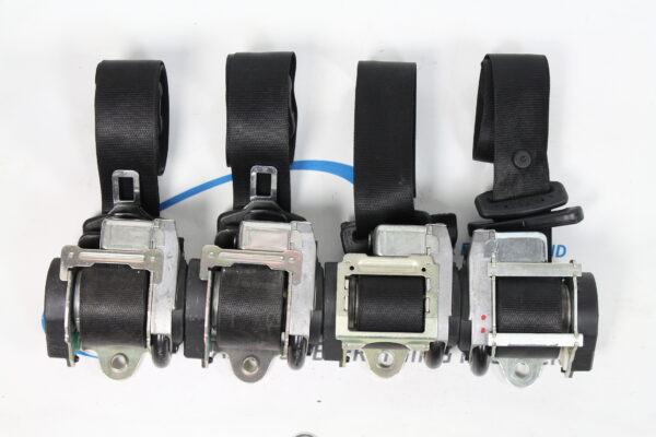2 x Cinture davanti + 2 x indietro Mercedes B klasse W245 (2005-2011)