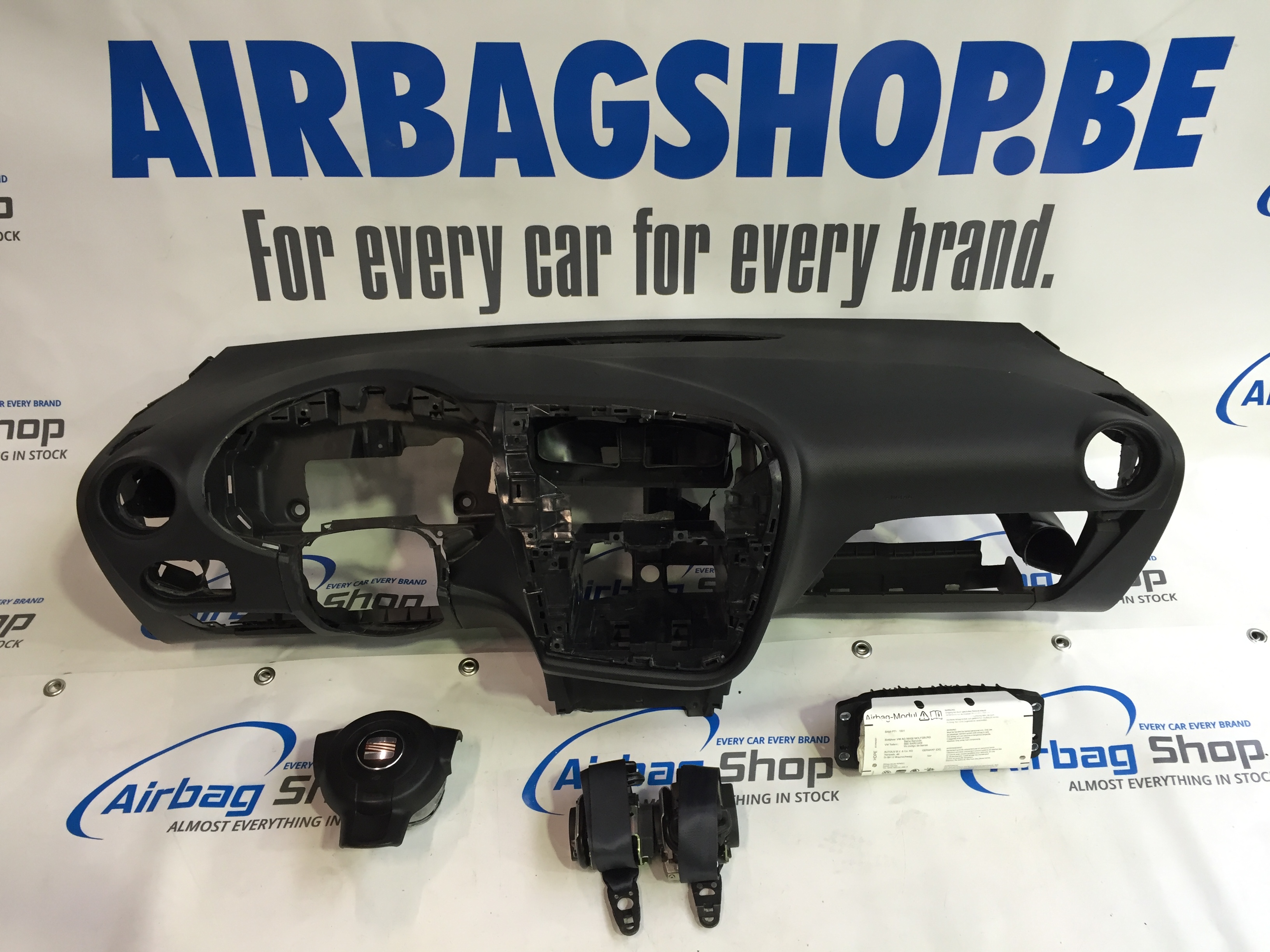 Airbag set Dashboard black Seat Leon 1P (20052012) Airbag Shop