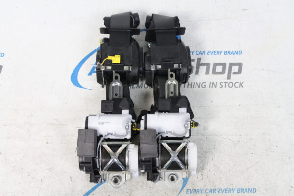 2 x Belts front + 2 x back Mercedes E klasse W213 (2016-....)