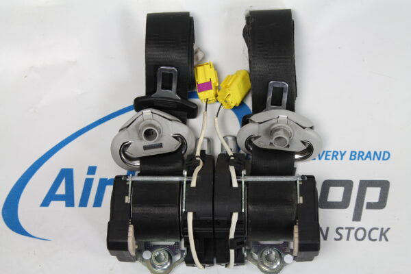 2 x Belts Volkswagen Caddy (2010-2015)