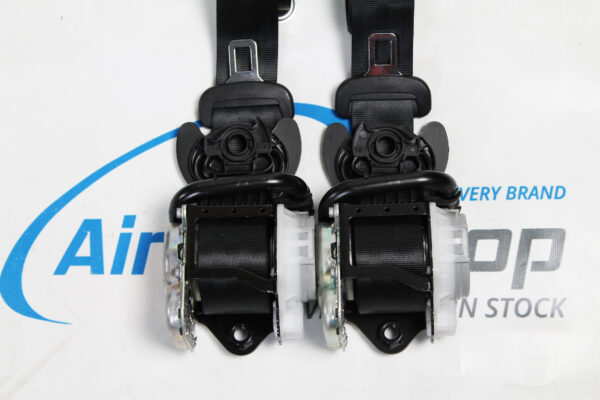 2 x Belts Volkswagen Touran (2015-....)