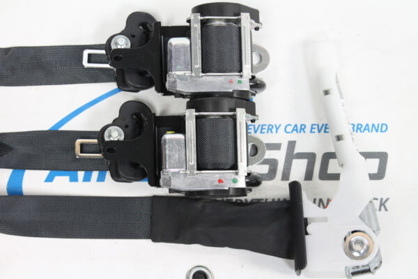 2 x Belts and 1 x pretensioner Nissan Juke (2010-2019)