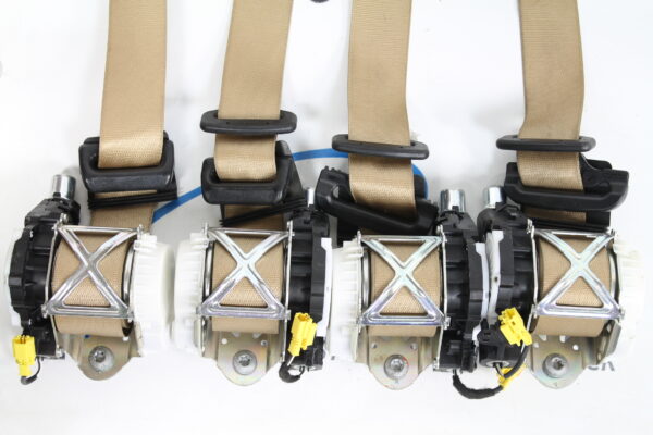 2 x belts front + 2 x back Mercedes R klasse W251 facelift (2010-....) 