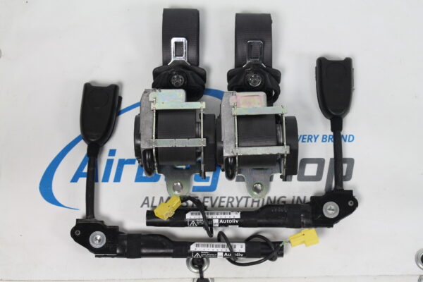 2 x Sicherheitsgurte+ 2 x Gurtstraffern Opel Zafira C (2016-....)