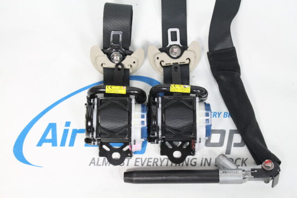 2 Ceintures + 1 prétensionneur Mitsubishi Outlander (2012-....)
