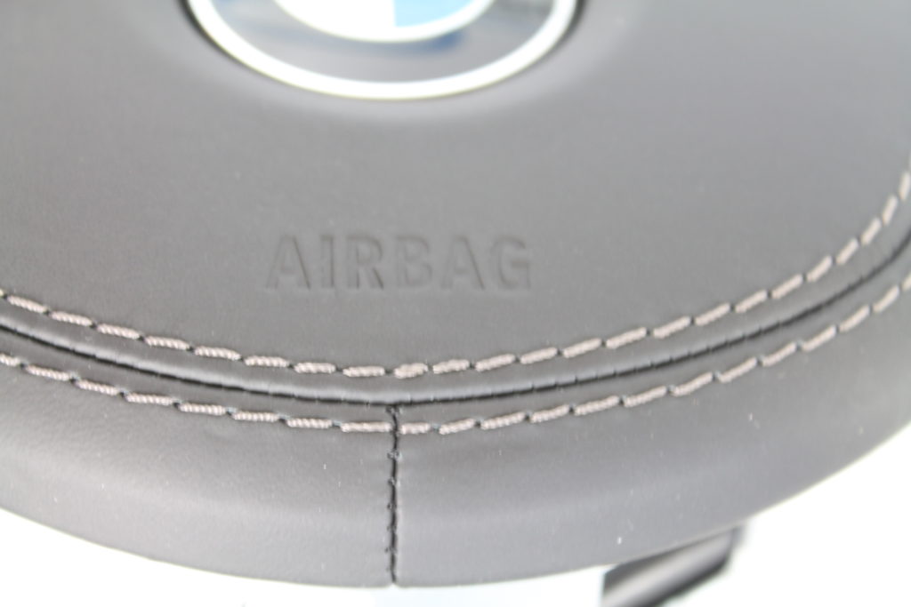 Driver airbag white stitches BMW 5 serie G30 (2017....) Airbag Shop