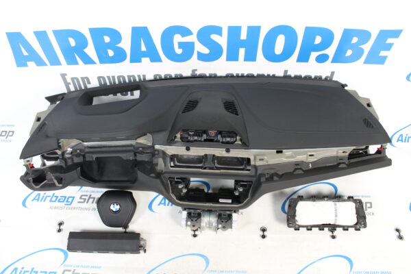 Airbag kit – Cruscotto pelle nero cucitura HUD con speaker BMW 5 serie G30 (2017-….)