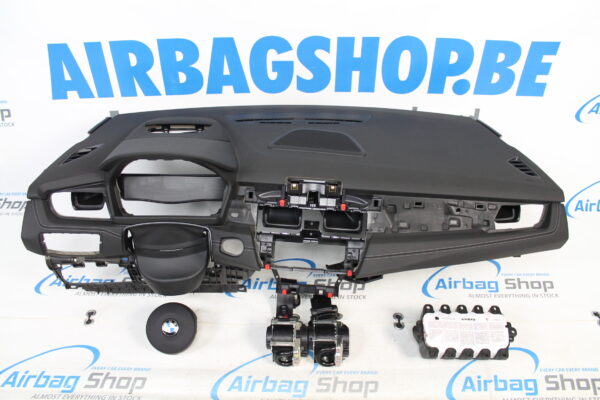 Airbag kit – Cruscotto HUD con speaker cucitura bianco BMW 2 serie F45 F46 Active Tourer (2013-….)