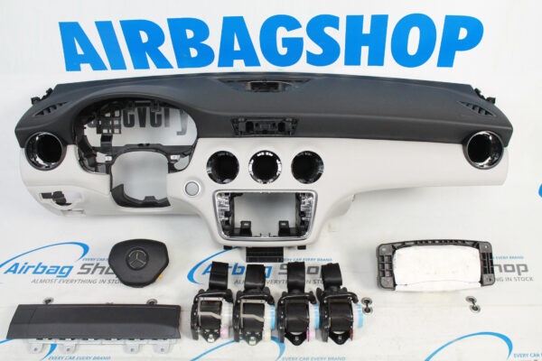 Airbag kit - Tableau de bord noir blanc Mercedes A klasse W176 (2012-2018)