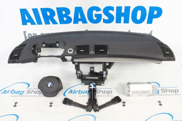 Airbag set - Dashboard zwart BMW 1 serie E81 E82 E87 E88 (2004-2011)