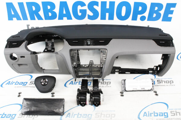 Airbag set - Dashboard black/grey speaker halogen Skoda Octavia (2013-2020)