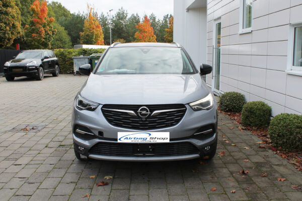 Opel Grandland X (2018)