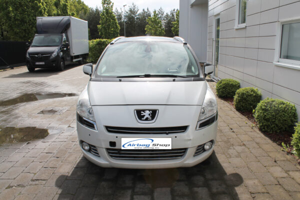 Peugeot 5008 (2012)