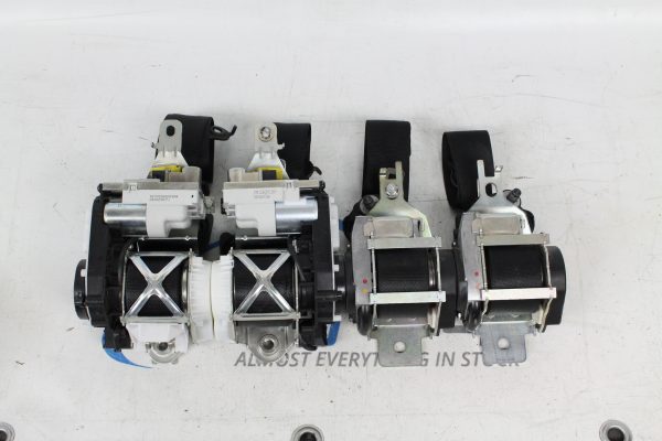 2 x belts front + 2 x behind Mercedes GLE klasse (2015-....)