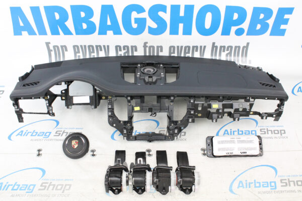 Airbag kit - Tableau de bord noir cuir avec couture Porsche Macan (2014-....)